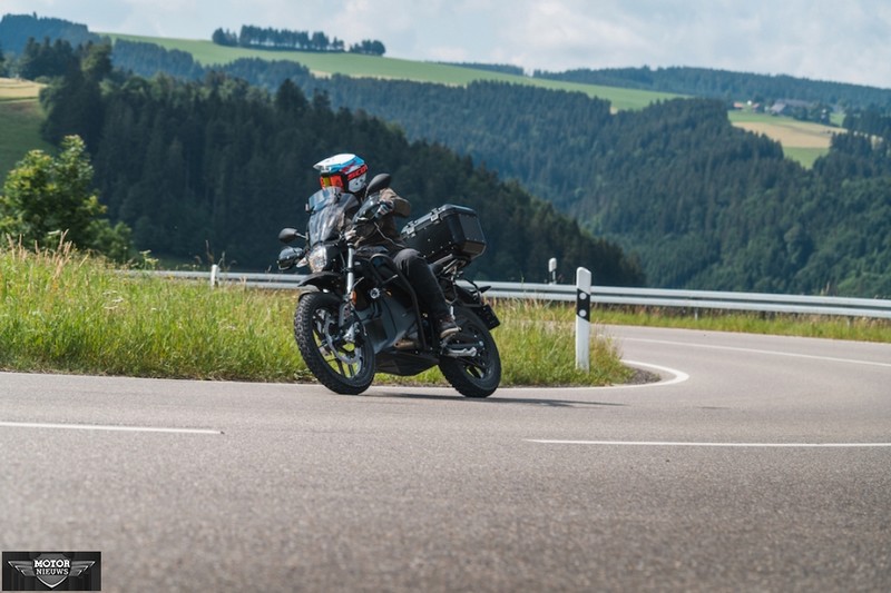 Αποστολή – ZERO Motorcycles DSR Black Forest