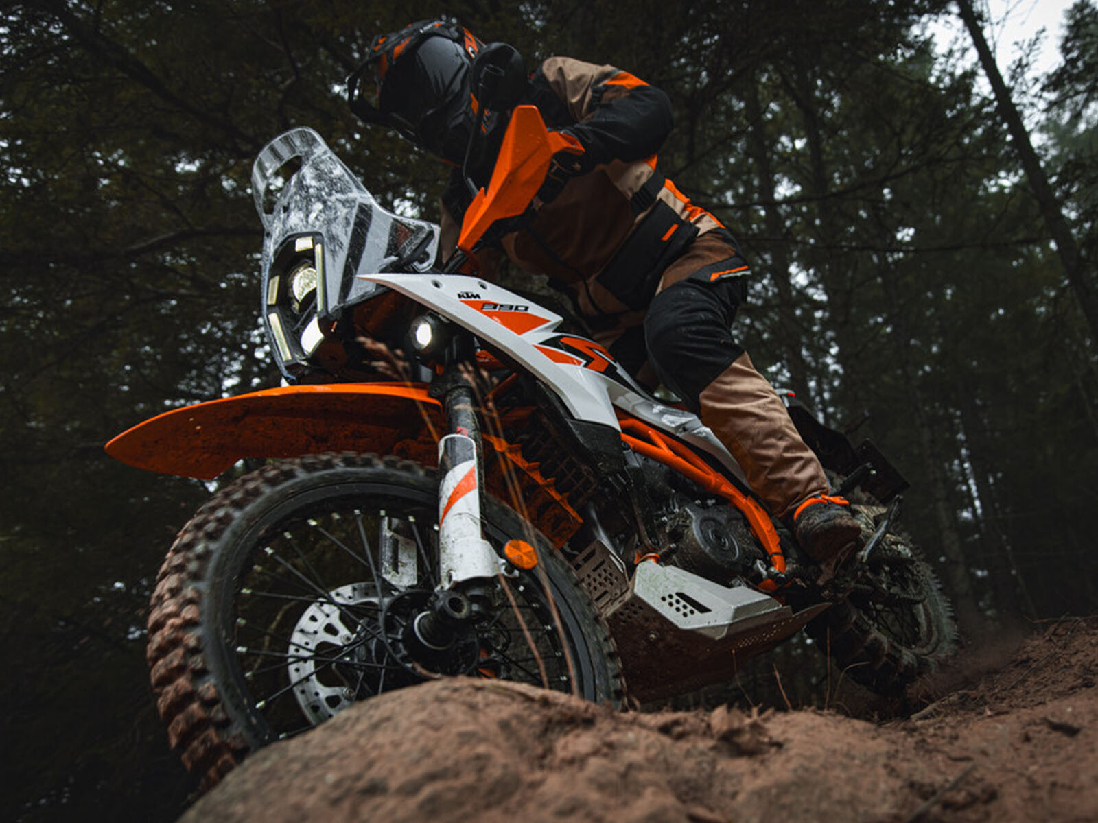 390adv25Tc.jpg