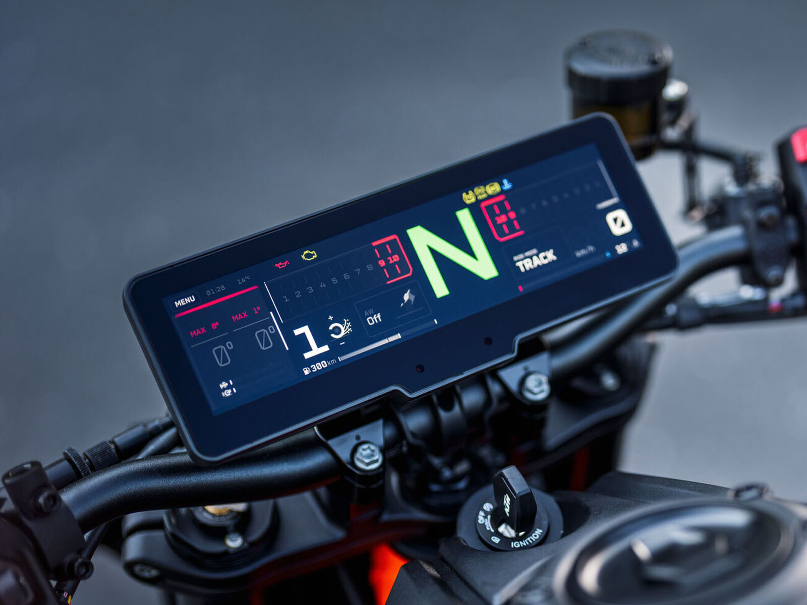 KTM 990 Duke R 2025 - Από νυστέρι, τιμωρός! - BIKEIT!