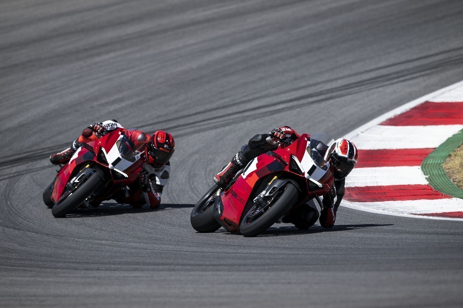 Ducati_Panigale_V4_R_photo3.jpg