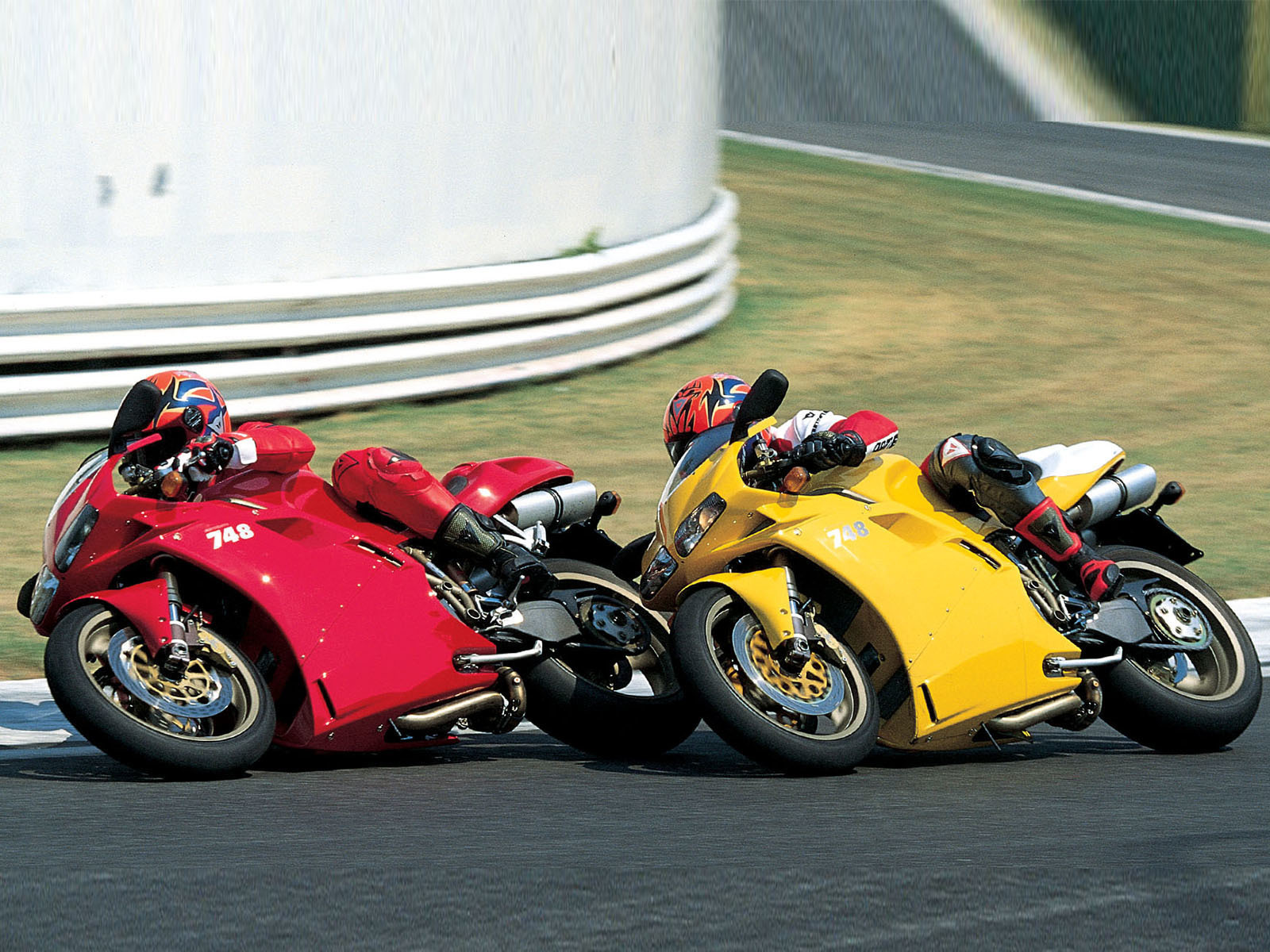 Giallo-Ducati-4.jpg