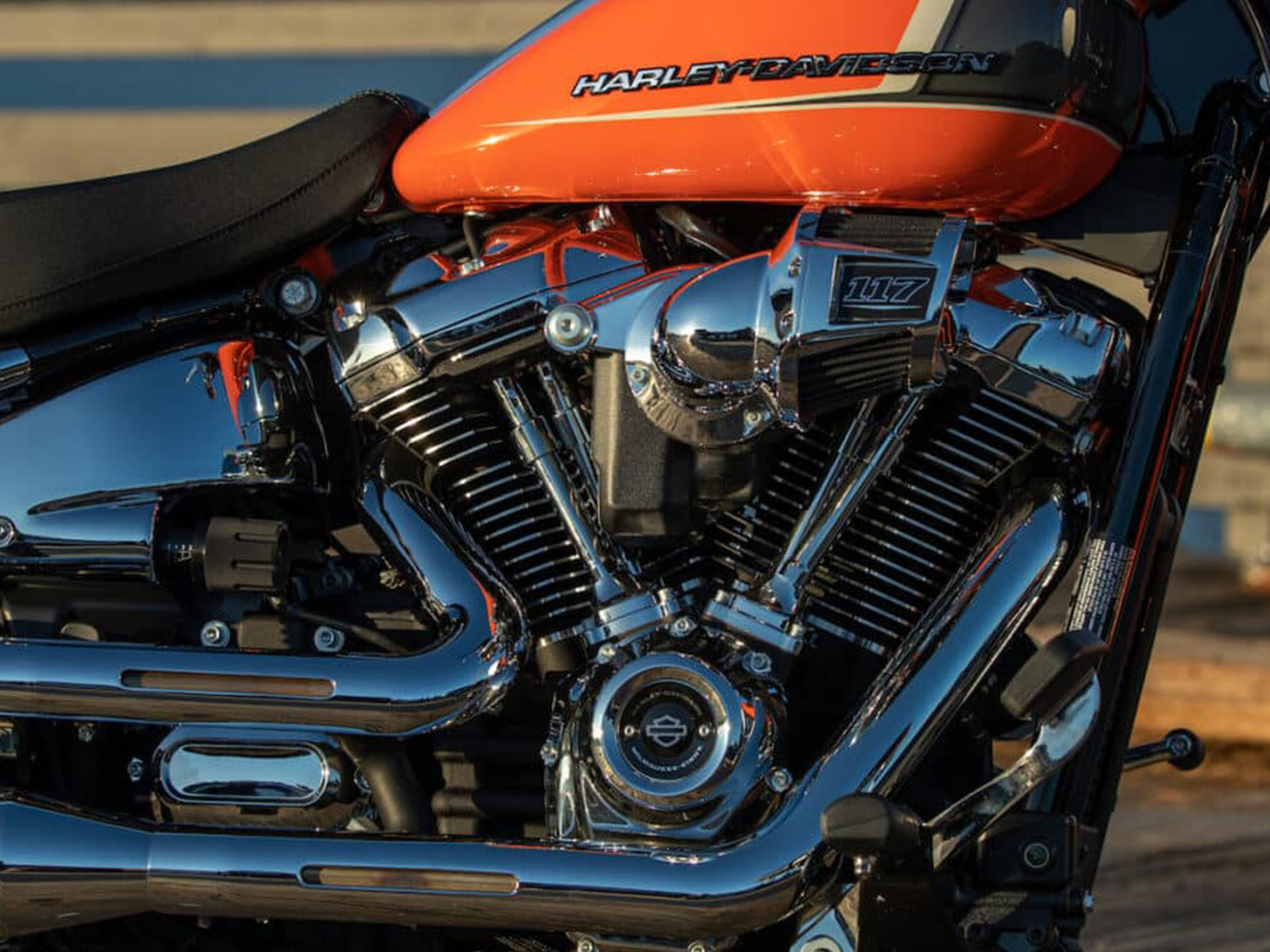 Harley-Davidson_FXBR_Breakout_117_b2.jpg
