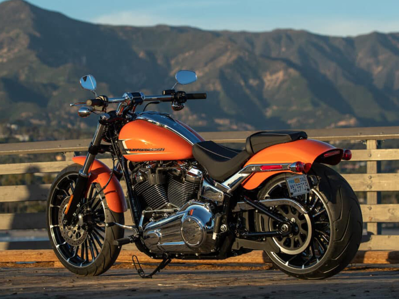 Harley-Davidson_FXBR_Breakout_117_b7.jpg