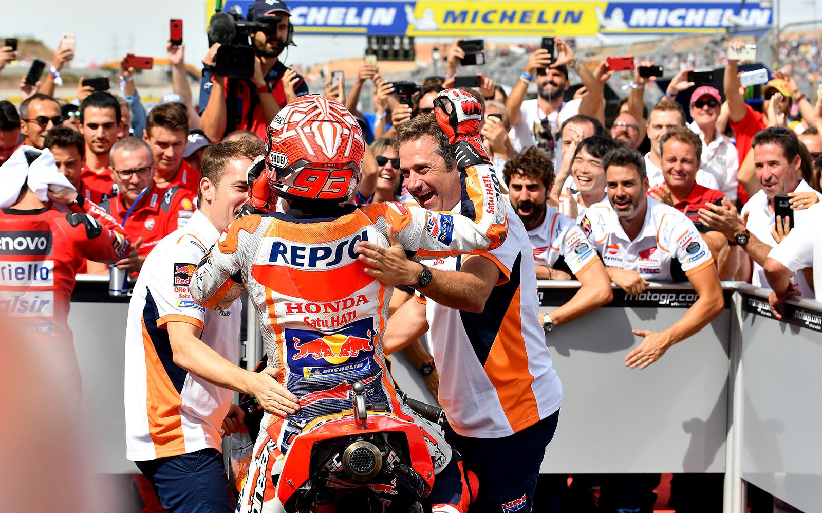 Marc-Marquez-Thriamvos-erg3.jpg