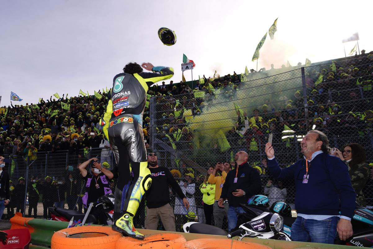 Rossi-antio-ekplhxh-synaisthima-rtb6.jpg