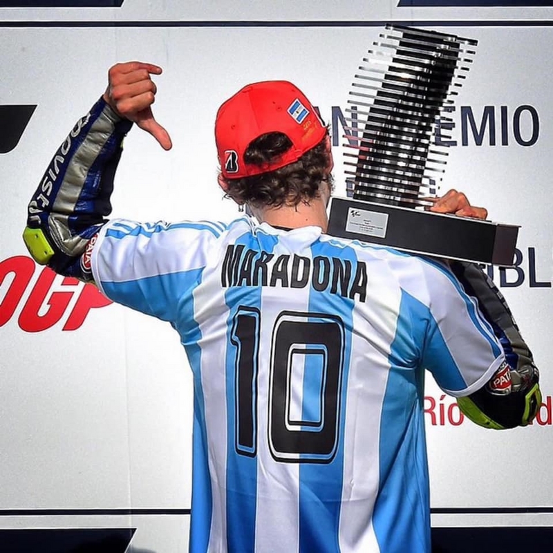 Rossi_-_Maradona_2-web.jpg
