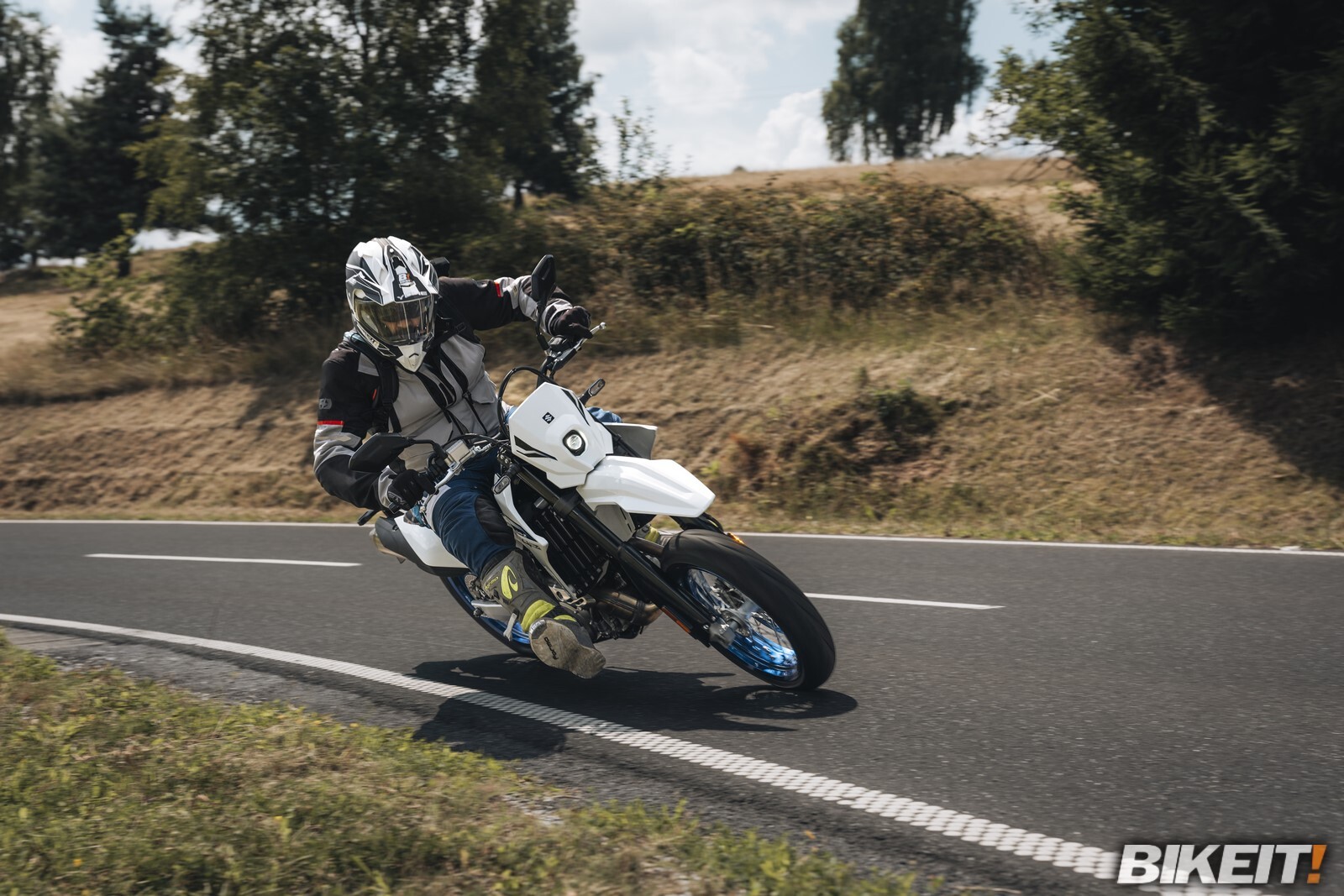 Suzuki_DR-Z4SM_250725_AMY4601_-_web.jpg