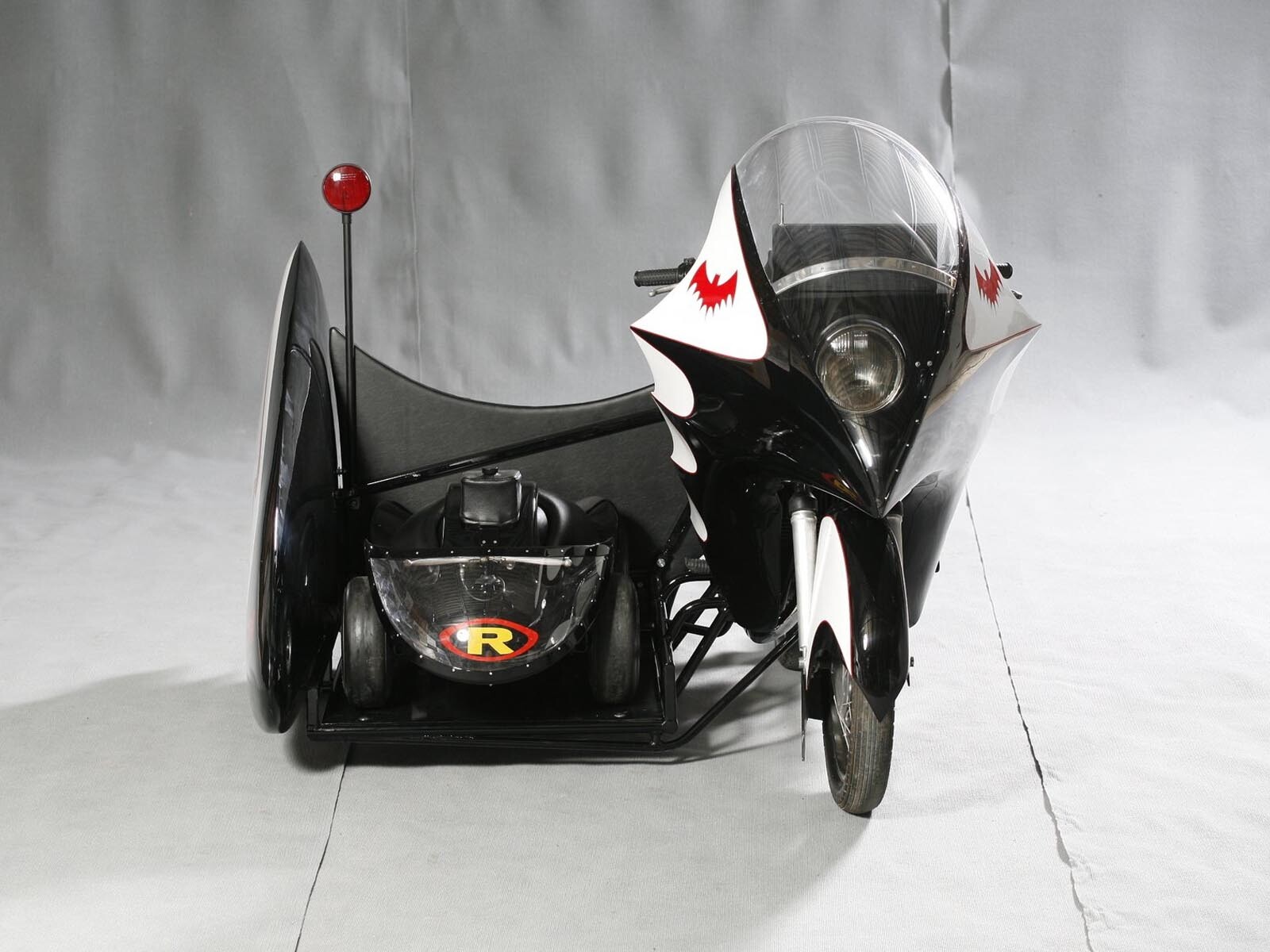batcycle2.jpg
