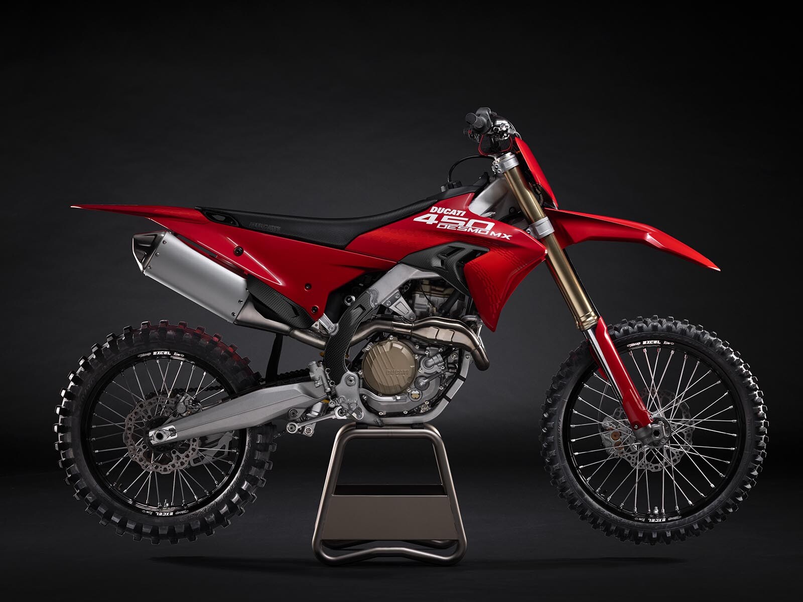 desmomx450a.jpg