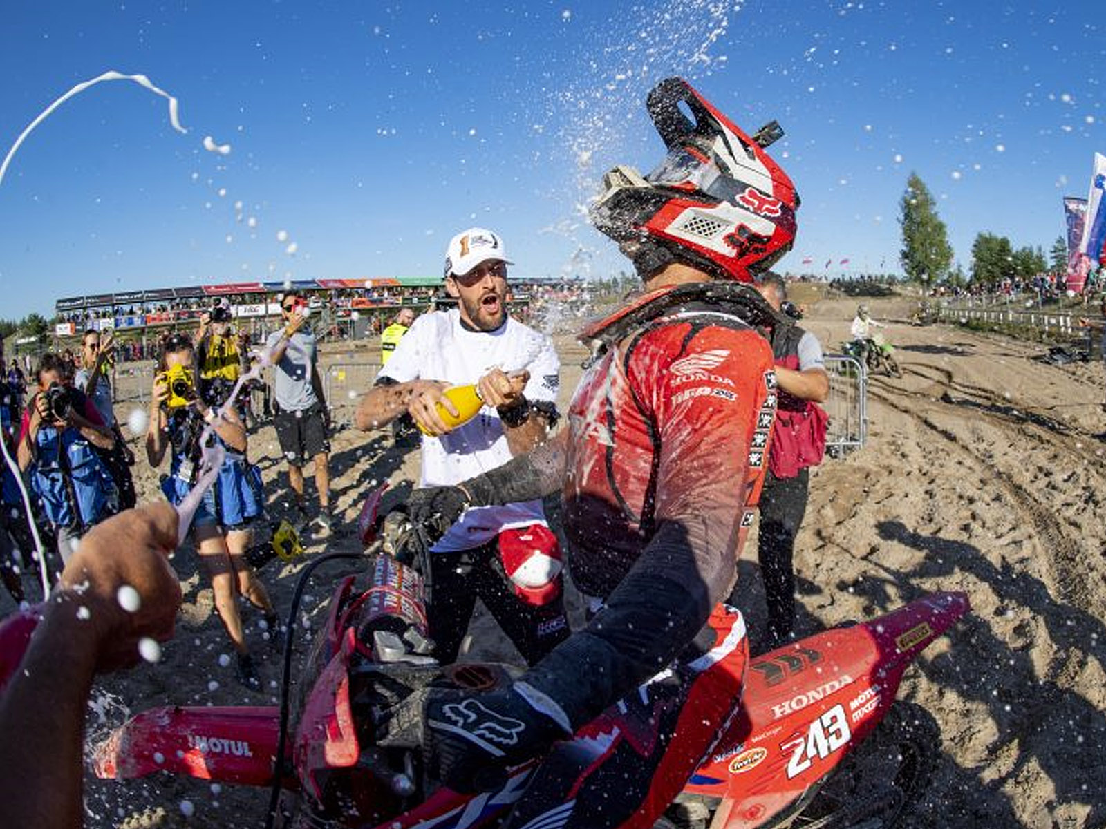 hrcmx2.jpg