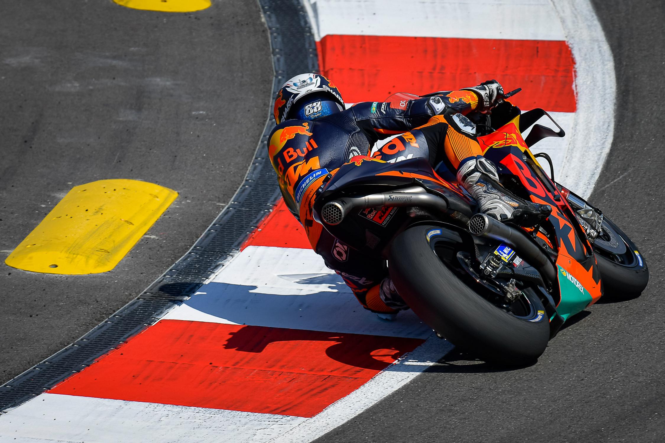 oliveira1.jpg