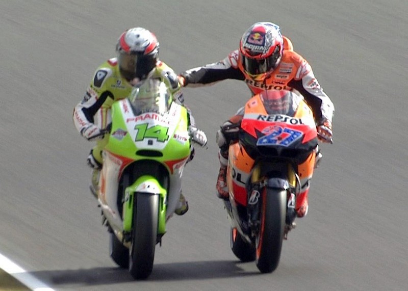 Casey Stoner Randy de Puniet punch