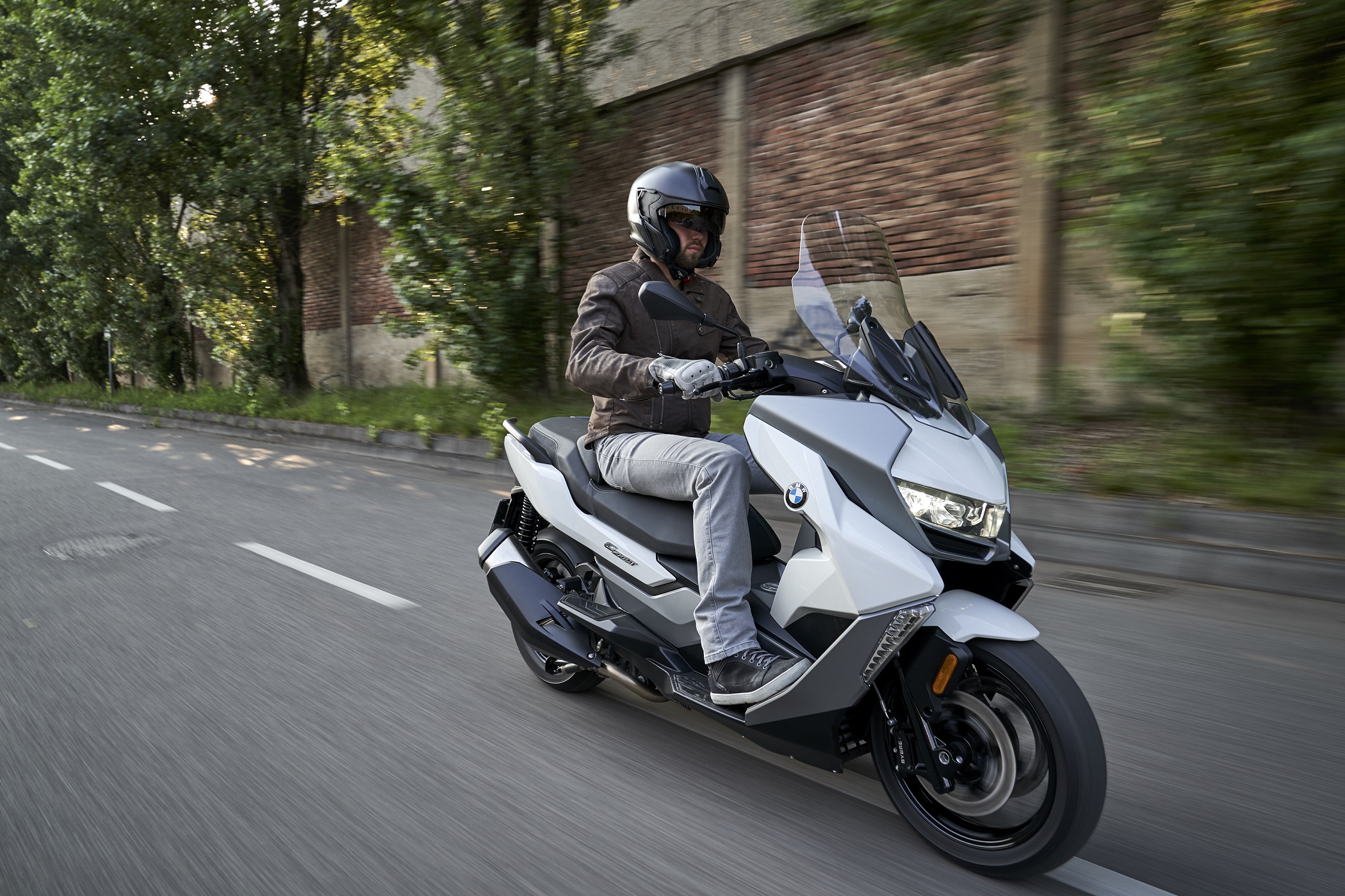 P90327548 highRes bmw c 400 gt 11 2018