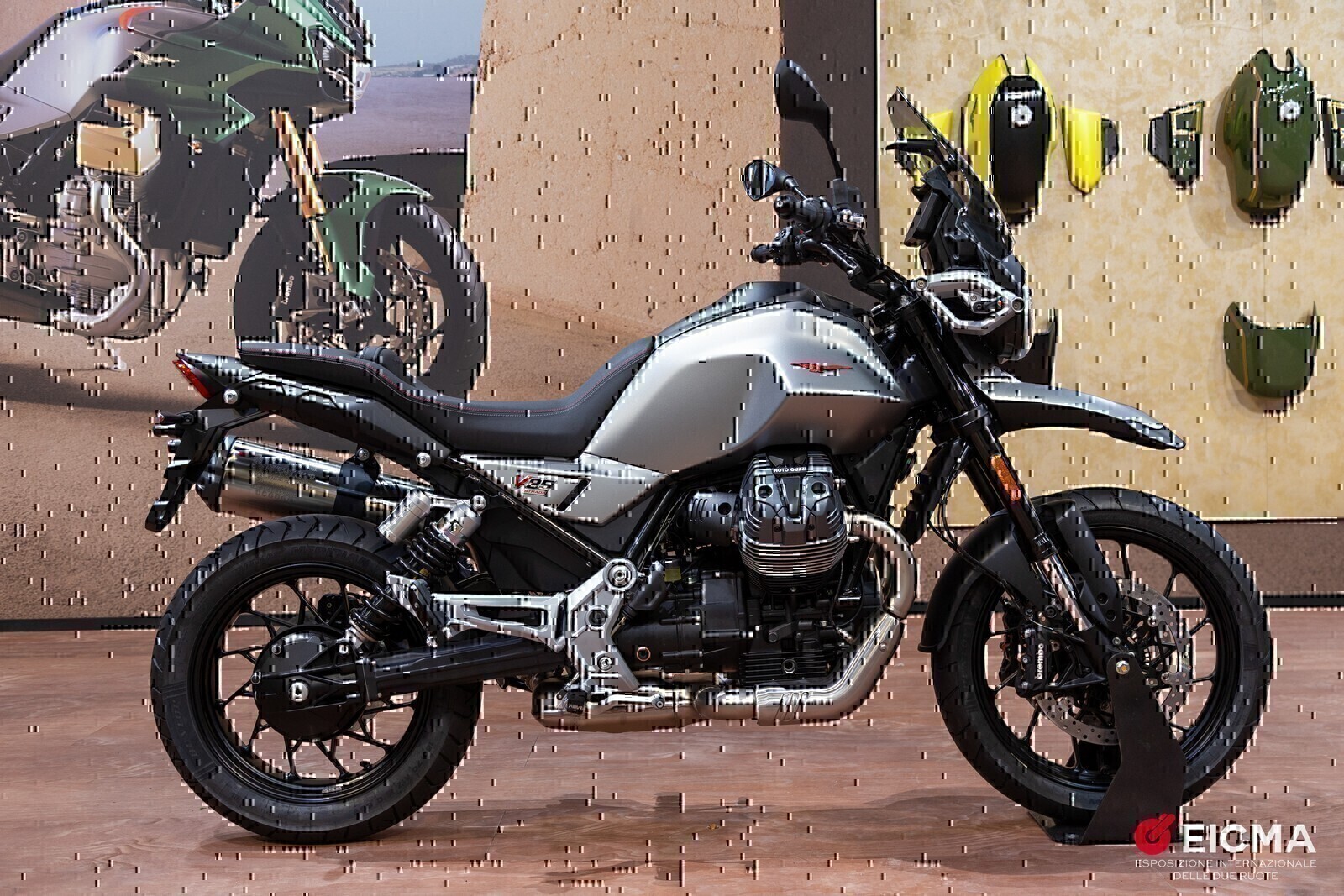 Moto Guzzi V85 3