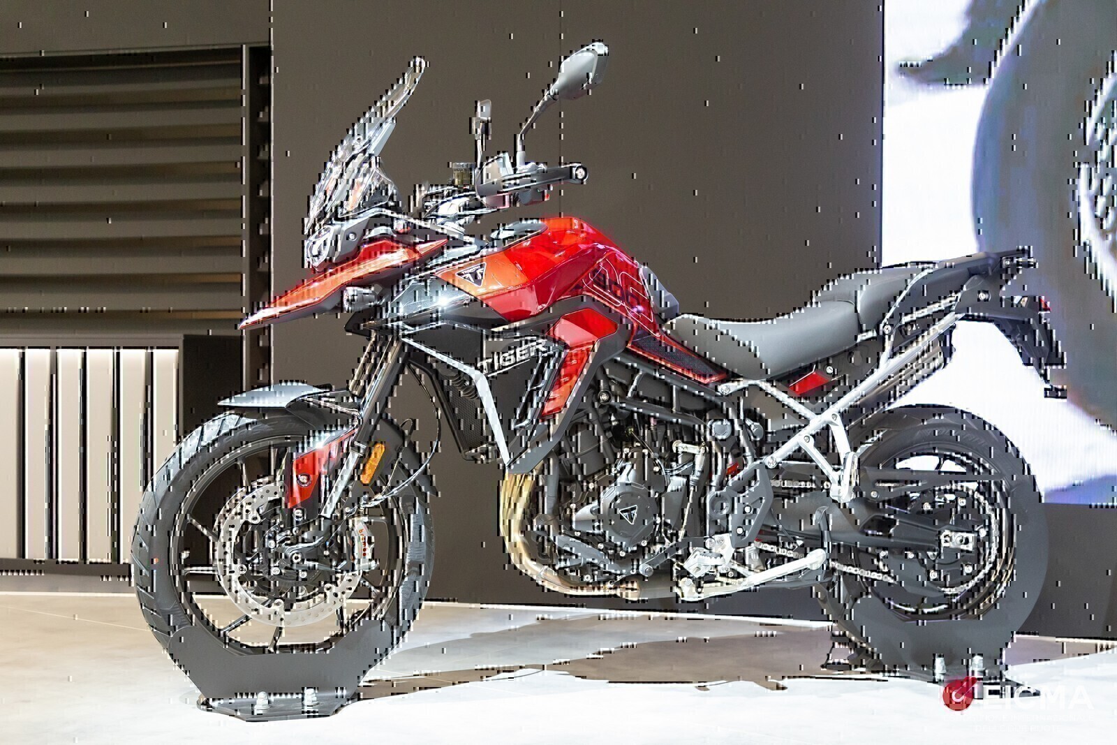 triumph tiger 900 2