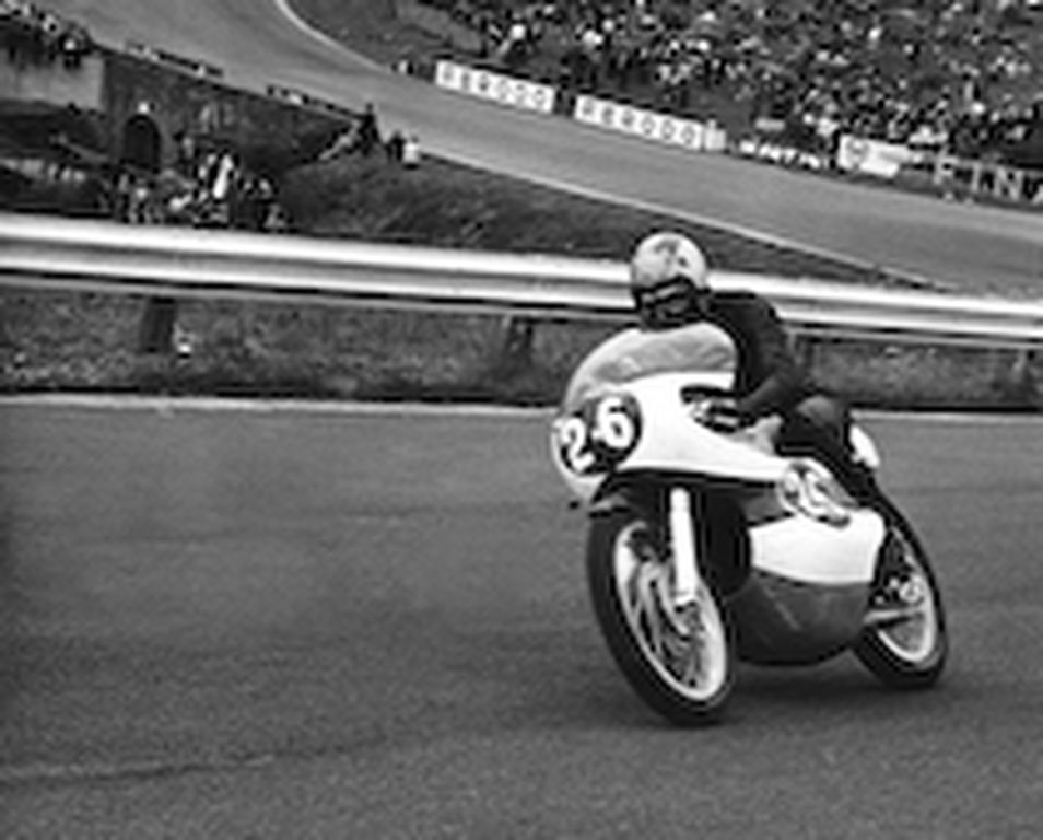 Yamaha 50 χρόνια αγώνες - 1964