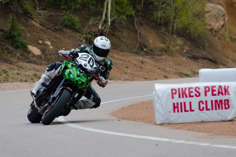 Ένα Kawasaki Z1000 βασιλιάς του Pikes Peak Hill Climb 2016!