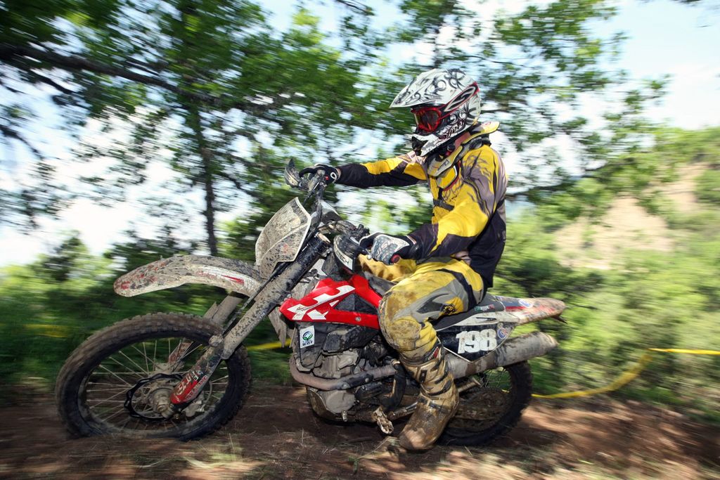 O Γιάννης Παυλίδης με Husqvarna ΤΕ250 ΜΕΟ