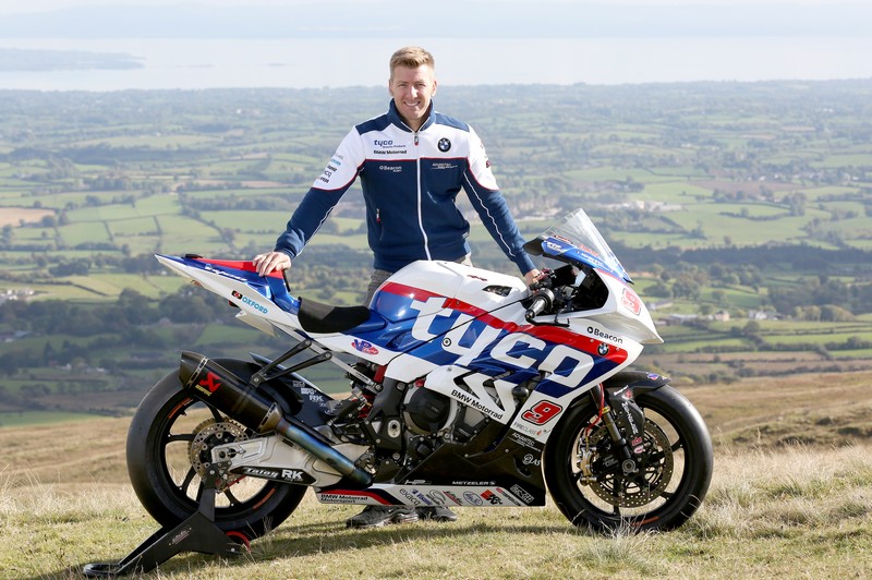 Έκλεψαν 4 αγωνιστικές μοτοσυκλέτες της Tyco BMW!