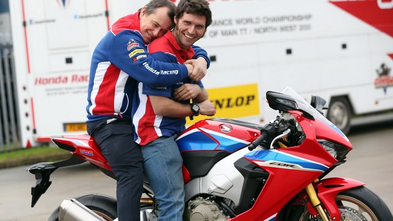 O Guy Martin επιστρέφει στους αγώνες