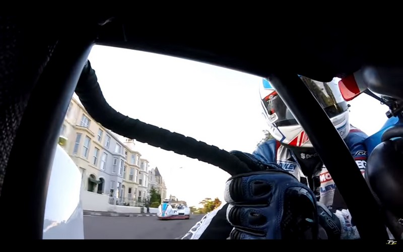 Βίντεο - Κλεφτή ματιά στον τρελό κόσμο ενός συνεπιβάτη sidecar