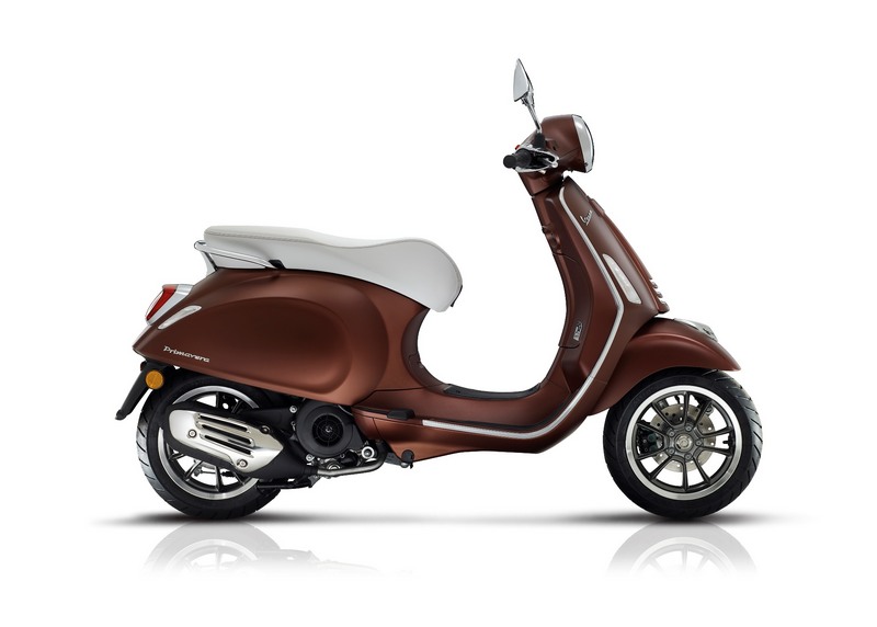 Vespa Primavera - Νέες εκδόσεις &amp; 50 χρόνια ιστορίας