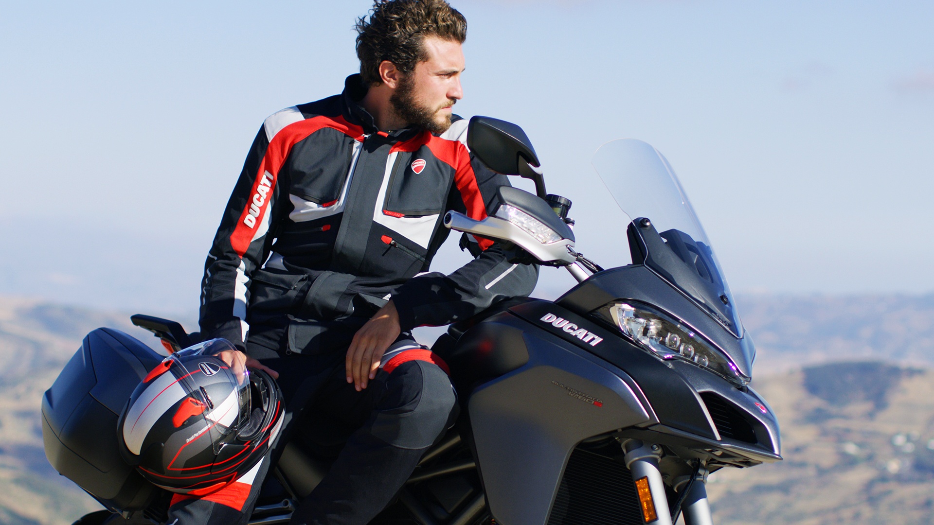 Ducati - Εορταστική προσφορά για εξοπλισμό και αξεσουάρ!