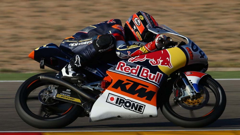 article ipone tecnicos redbull rookies cup 5620b5a753d86