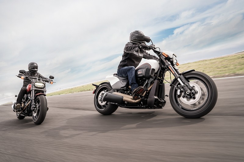 Harley-Davidson Athena – Και προσφορά και δώρo τα τέλη κυκλοφορίας