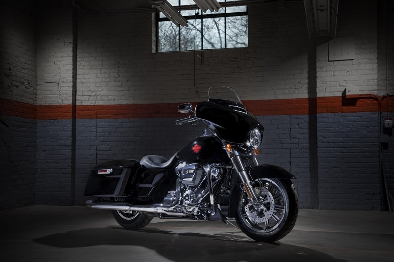 Harley-Davidson Electra Glide Standard – Τιμή και νέες μοναδικές προσφορές