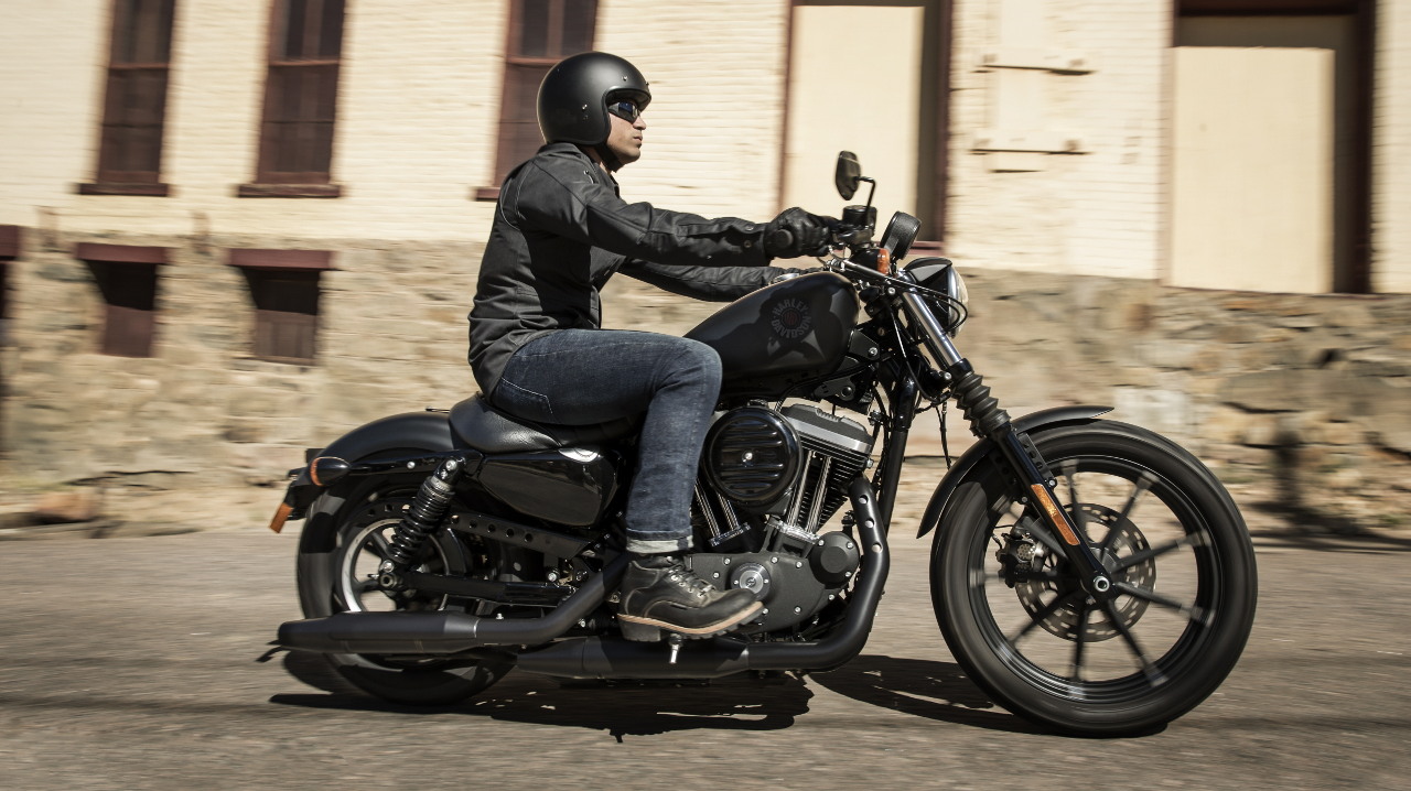 Harley-Davidson Sportster Iron 883 - Κάντε ένα Test-Ride τώρα!