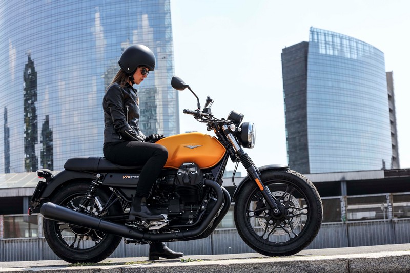 moto guzzi v7 iii stone 2
