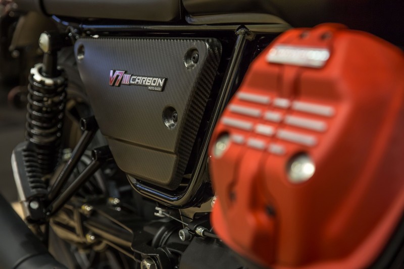 moto guzzi v7 iii carbon 4