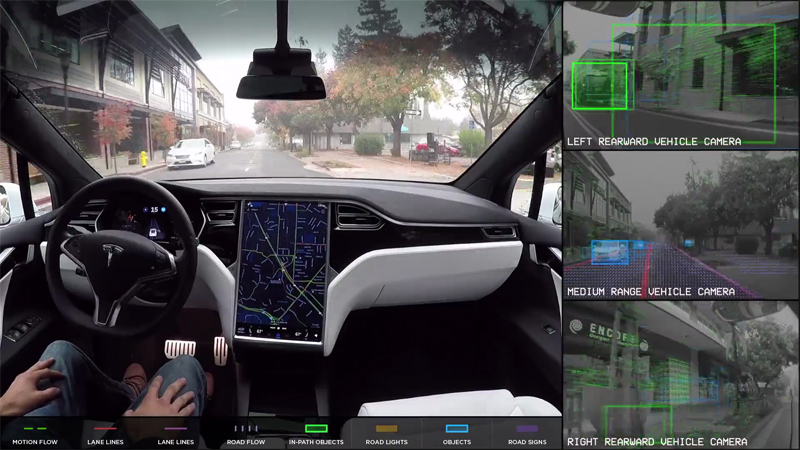 Δείτε ένα αυτόνομο Tesla να βολτάρει στην πόλη! - Video