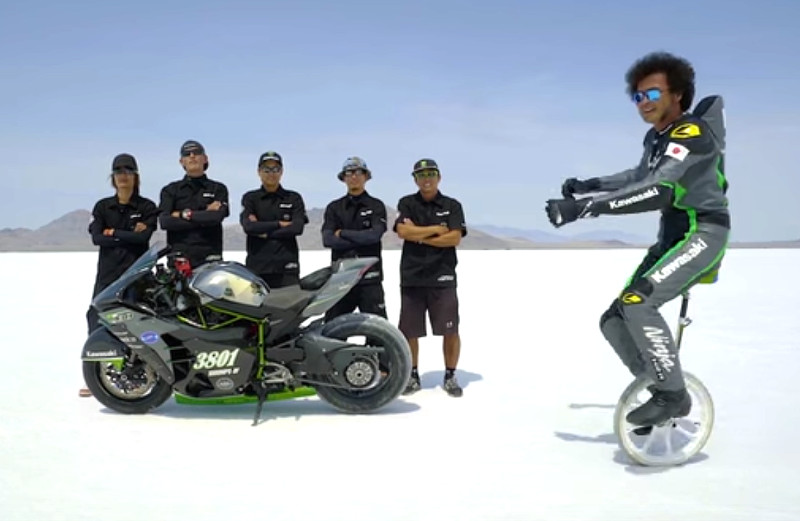 Kawasaki Team 38 με H2R στη Bonneville - Video
