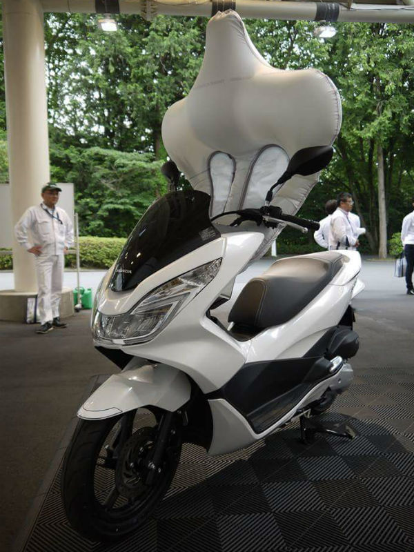 scoot airbag 1