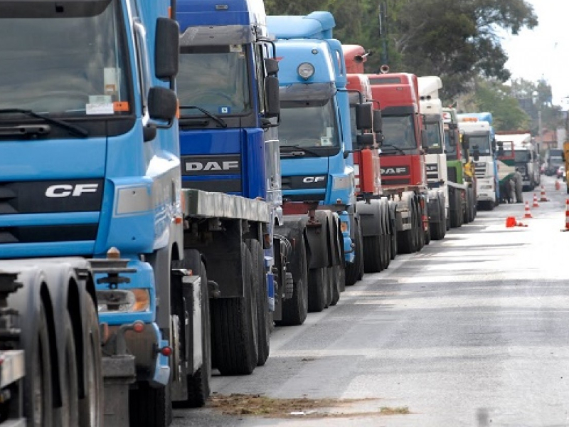 Απαγόρευση κυκλοφορίας φορτηγών άνω 1,5 τόνων την εορταστική περίοδο