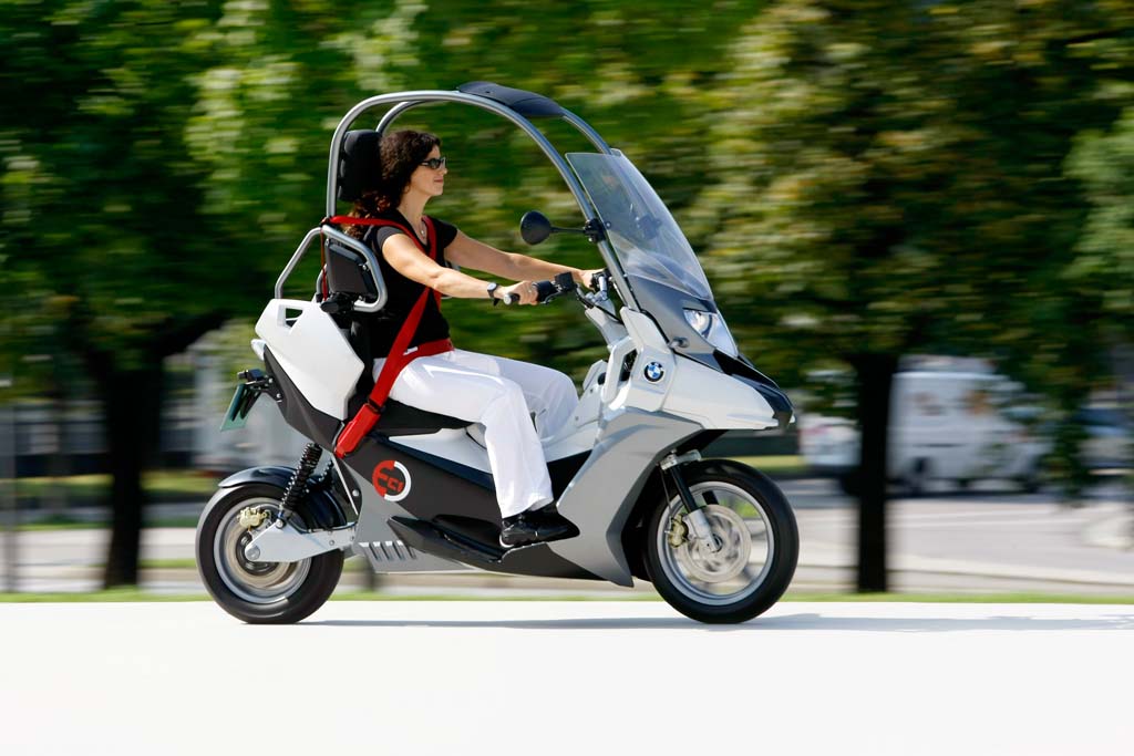 Θυμάστε το “σκεπαστό” C1 scooter της ΒΜW; Επιστρέφει!