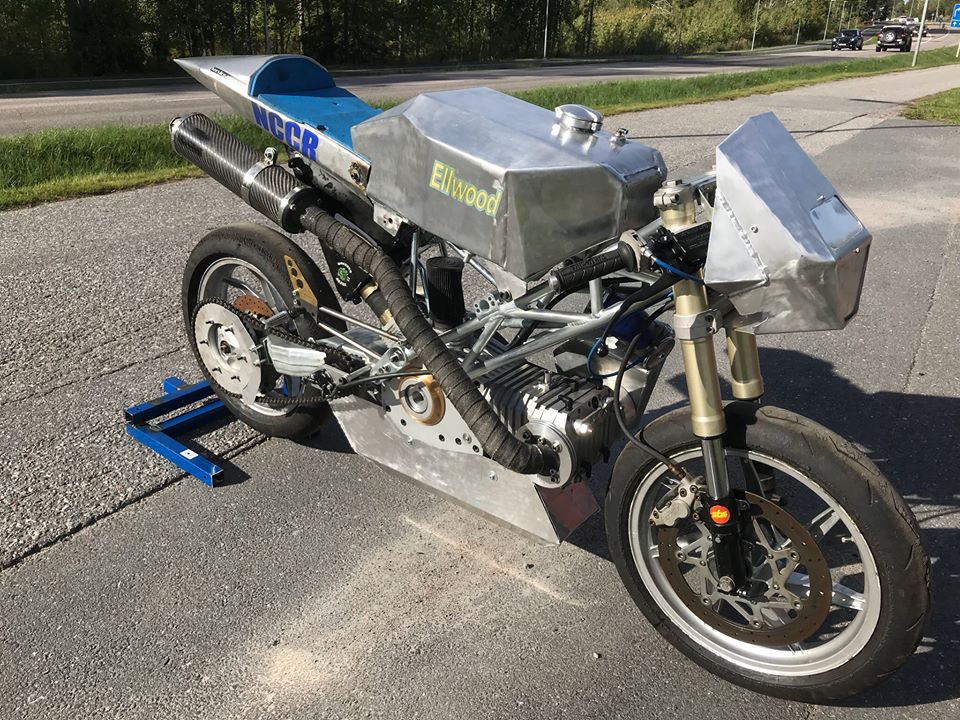 je sm 9