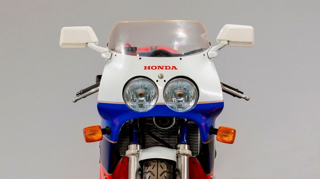 honda vfr750r rc30 auction 12