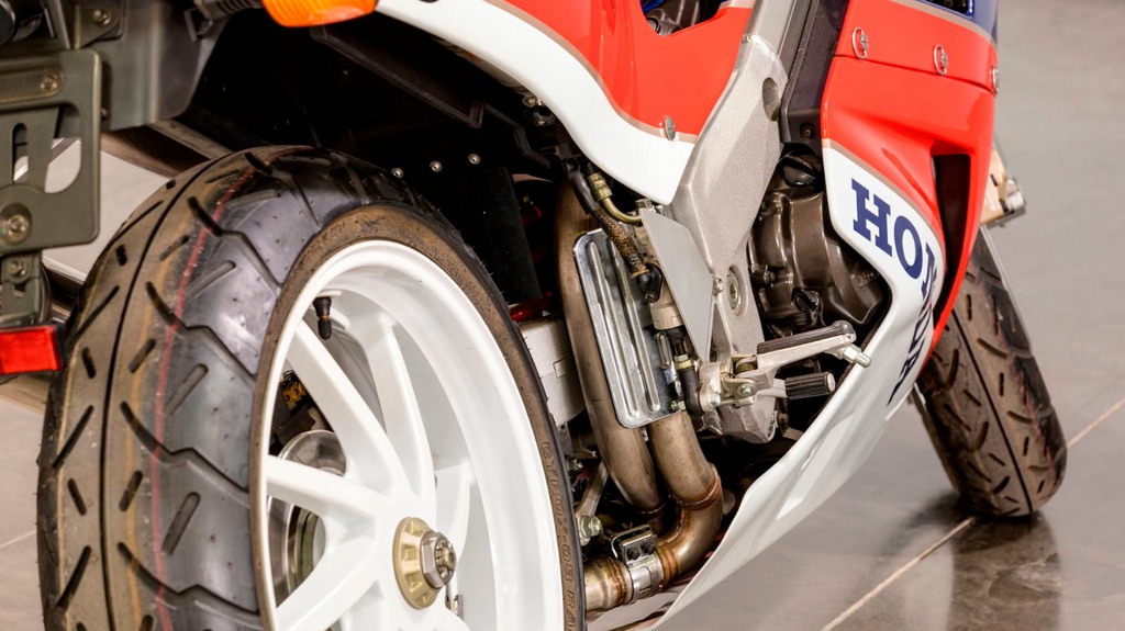 honda vfr750r rc30 auction 5