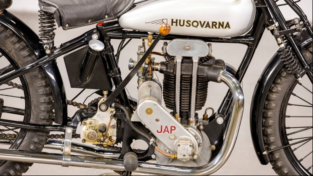 Husqvarna model 30a racer auction 5