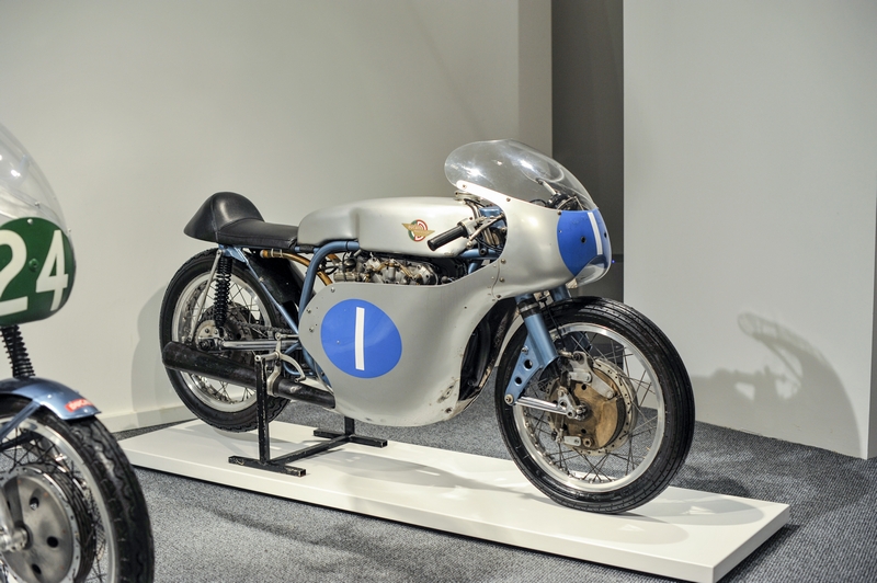 350 Desmo 1960 UC65893 High