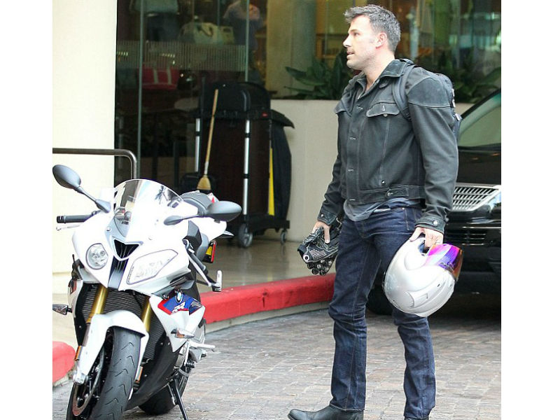 Ο Βen Affleck, το ατύχημα με μοτοσυκλέτα και τα “fake news”