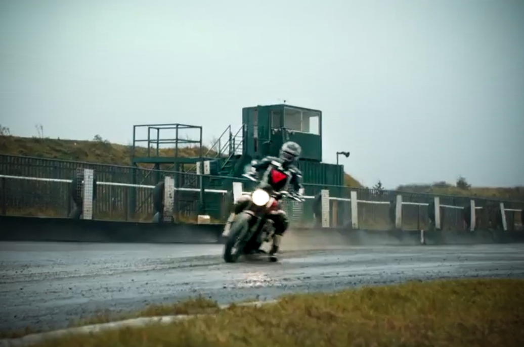 Carl Fogarty - Ξανά σε πίστα Dirt Track μετά τον τραυματισμό του