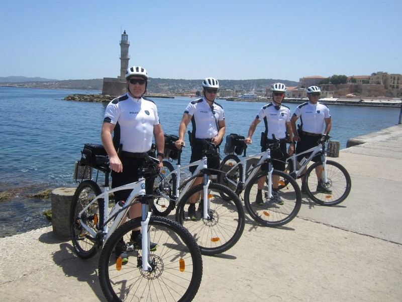 Συνεχίζεται με επιτυχία η αστυνόμευση με ποδήλατα στα Χανιά