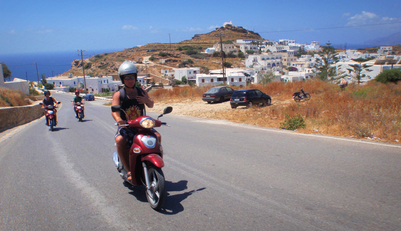 Υποχρεωτικά διεθνές δίπλωμα για τουρίστες εκτός ΕΕ στην Ελλάδα