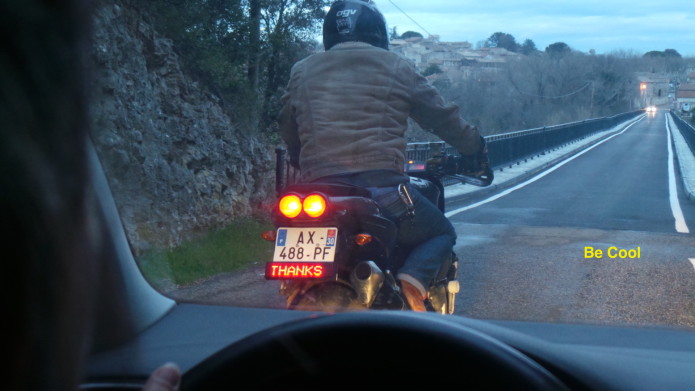MotoChat – Επικοινωνία μέσω της πινακίδας…