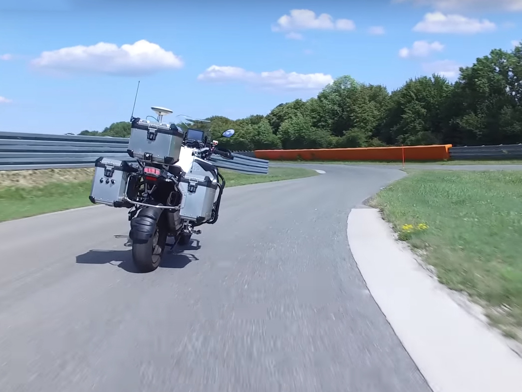 ΒΜW Motorrad – Αυτόνομο R1200GS Adventure!