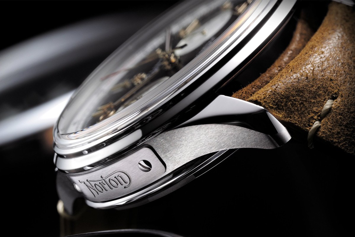 breitling norton 10